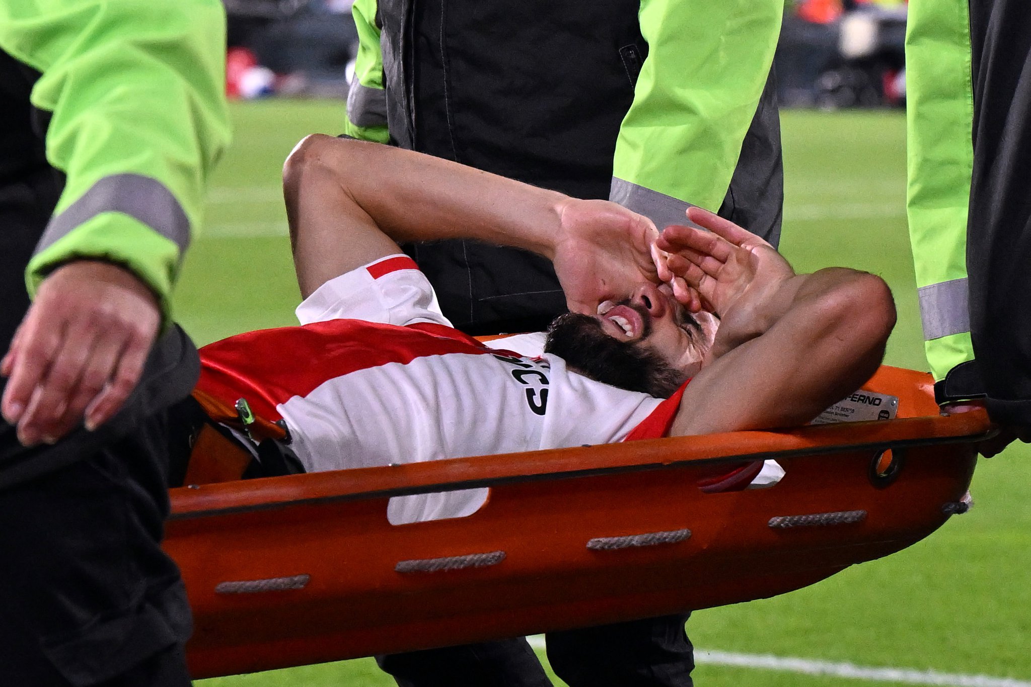 Champions League: Ivanušec Carried Off With Ankle Injury
